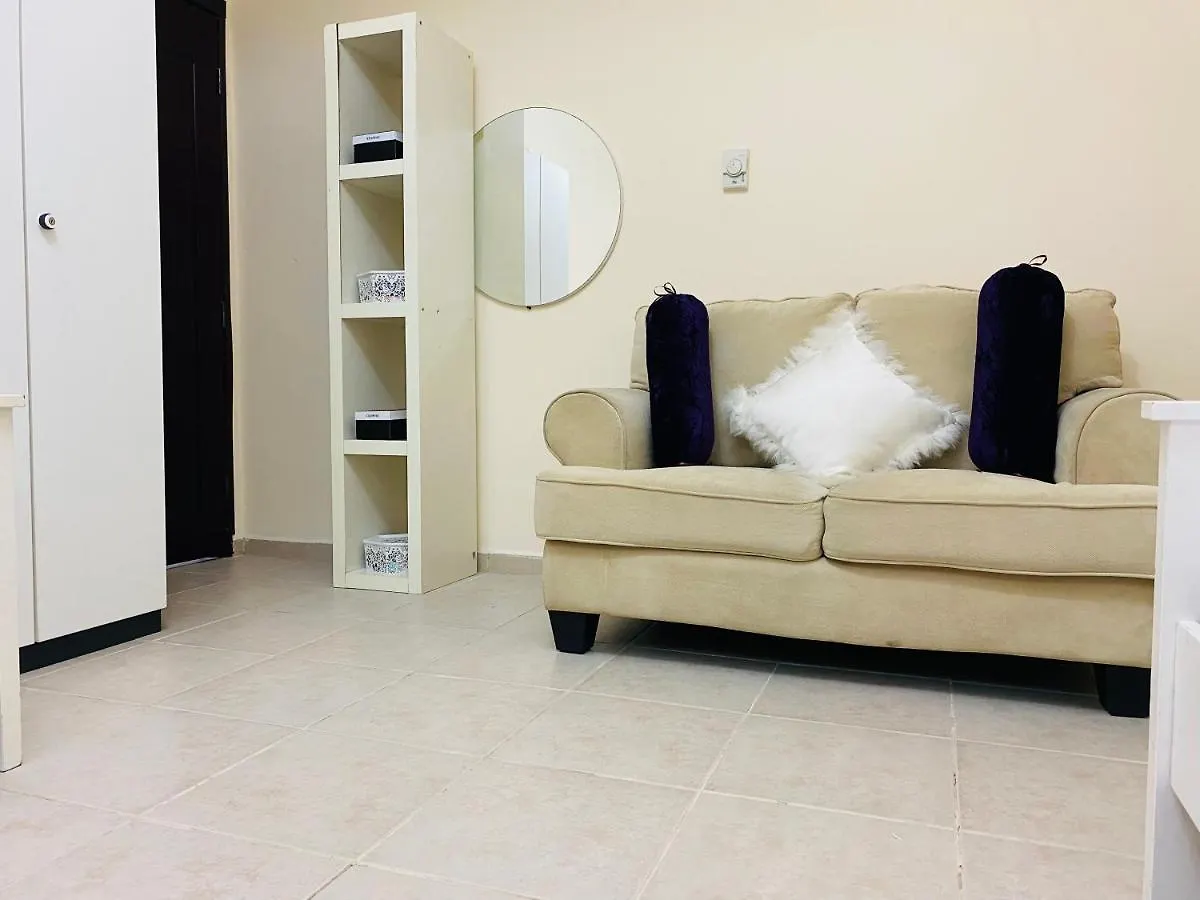 Hostel Nash Guest House Females Only Dubai